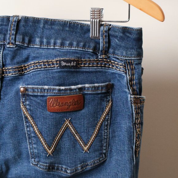 Women's Wrangler Jeans - Picture 1 of 11